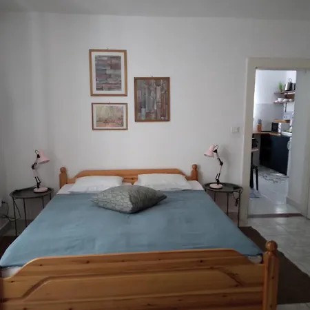 Siraly Haz Apartment Revfulop