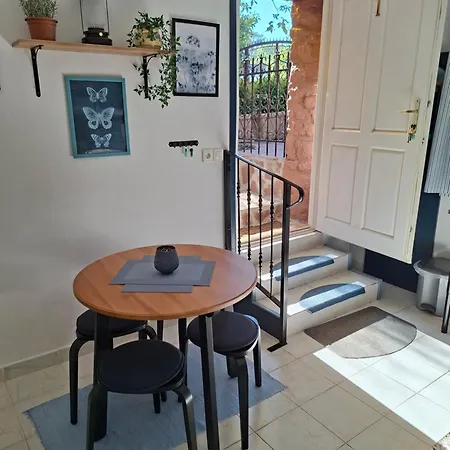Siraly Haz Apartment *